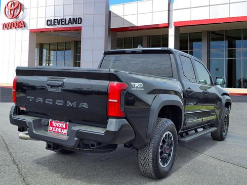 Used 2025 Toyota Tacoma TRD Off-Road image 7