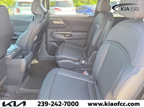 New 2027 Kia Telluride S w/ Towing Package FWD image 14