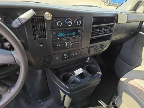 Used 2018 Chevrolet Express 3500 w/ Power Convenience Package image 25