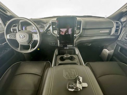 New 2025 RAM 2500 Laramie AWD/4WD image 9