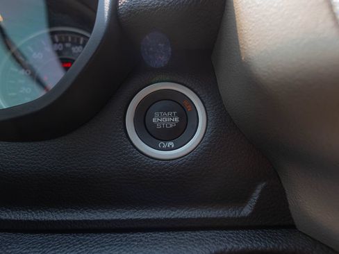 Used 2019 RAM 1500 Laramie AWD/4WD image 29