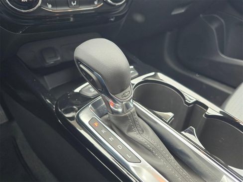 Certified 2025 Chevrolet Trax LT w/ LT Convenience Package image 24