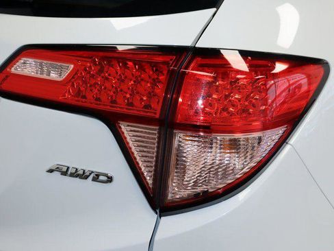 Used 2016 Honda HR-V LX image 11