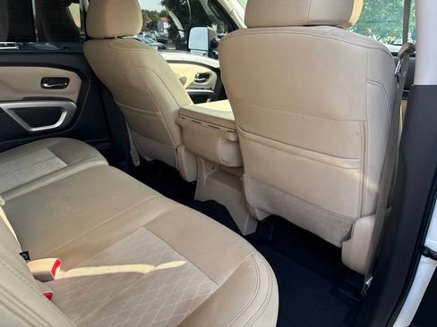 Used 2018 Nissan Titan SV AWD/4WD image 21
