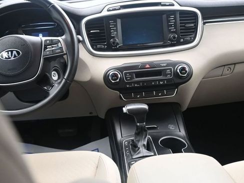 Used 2019 Kia Sorento LX w/ Option Group 020 image 21