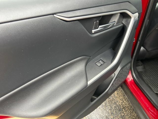 Used 2019 Toyota RAV4 XLE Premium w/ Cold Weather Package AWD/4WD image 22