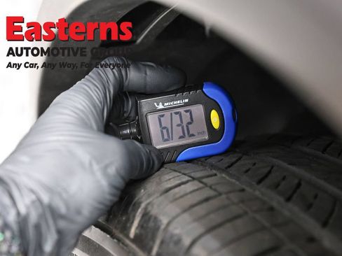 Used 2024 Nissan Rogue S AWD/4WD image 56