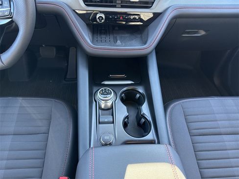 Used 2025 Ford Explorer ST-Line w/ Premium Package image 15