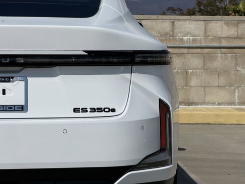 New 2026 Lexus ES 350e FWD image 12