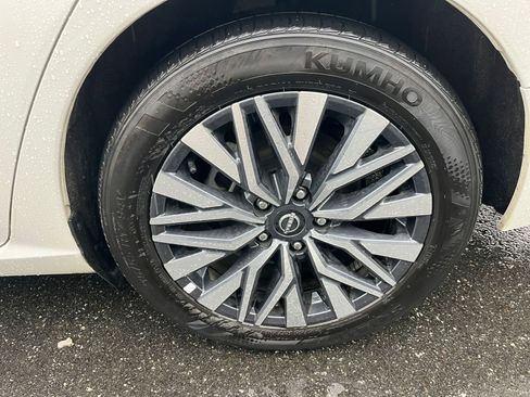 Used 2025 Nissan Altima 2.5 SV image 31