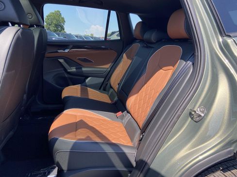 New 2026 Volkswagen Tiguan SEL R-Line AWD/4WD image 7
