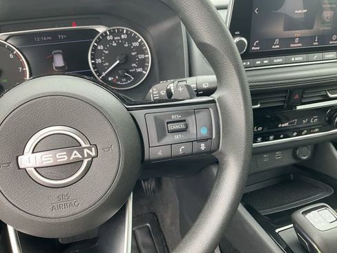 Used 2022 Nissan Rogue SV AWD/4WD image 19