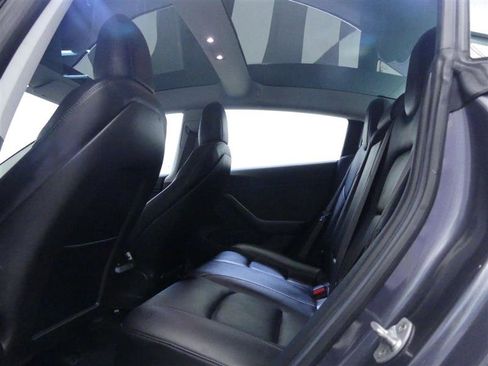 Used 2018 Tesla Model 3 Mid Range image 24