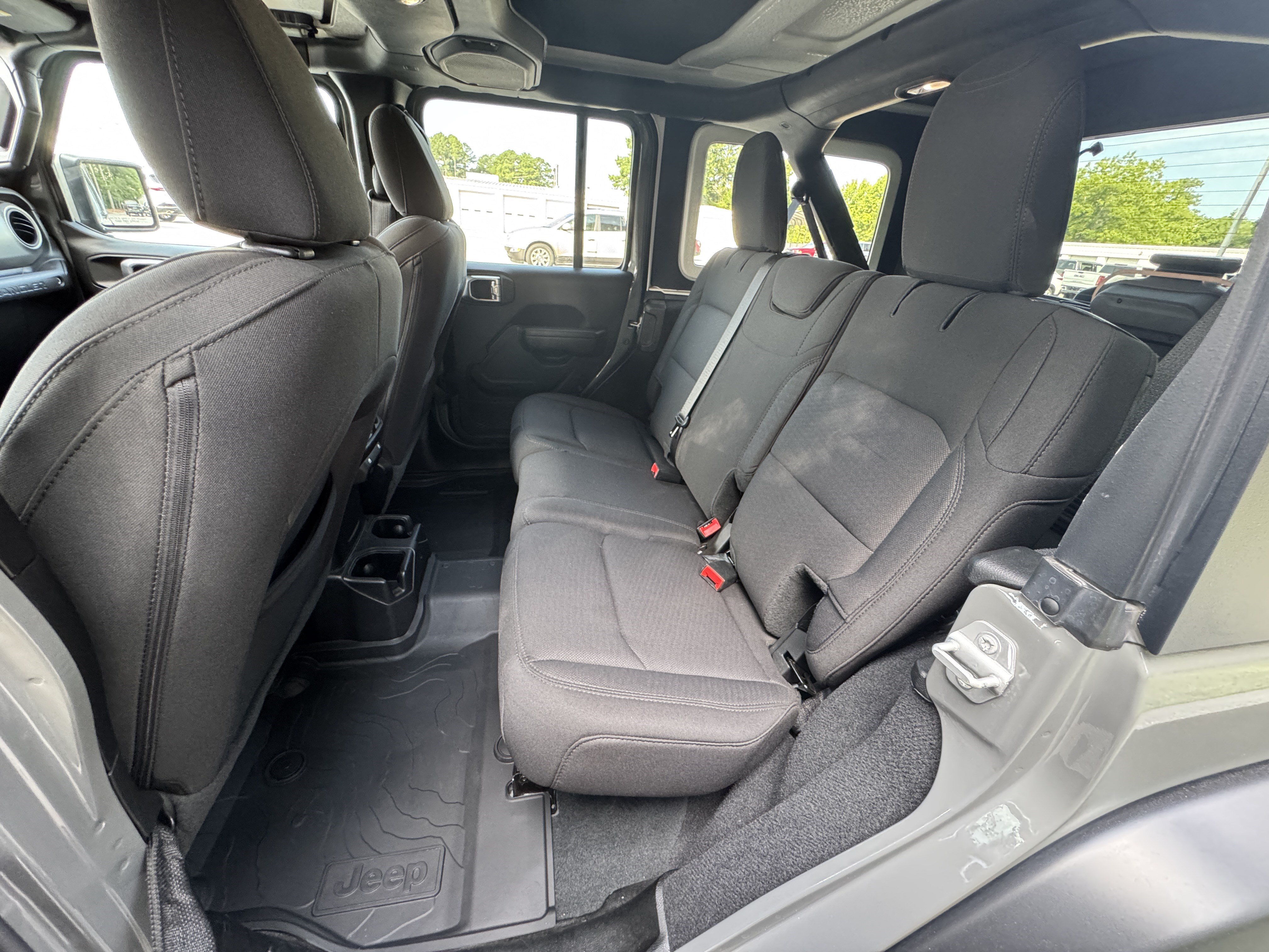 Used 2022 Jeep Wrangler Unlimited Sport AWD/4WD image 16