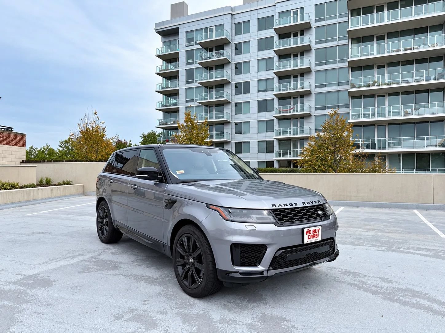 Used 2020 Land Rover Range Rover Sport HSE AWD/4WD image 2