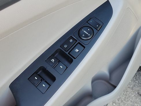 Used 2020 Hyundai Tucson SEL FWD image 14