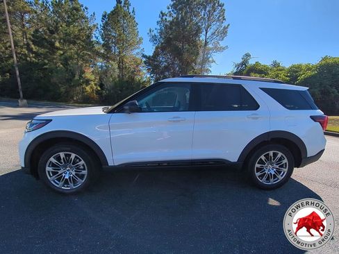 New 2026 Ford Explorer Active w/ Active Comfort Package image 7