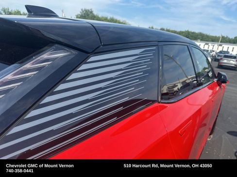 Used 2025 Cadillac Optiq Sport 1 w/ LPO, ONYX Package image 11