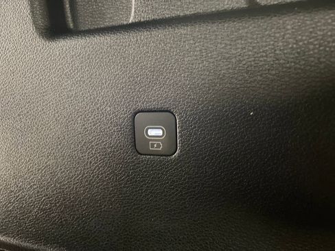 Used 2024 Kia Telluride EX w/ EX Captain's Chair Package image 44