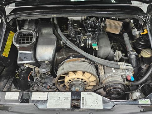 Used 1995 Porsche 911 Carrera RWD image 3