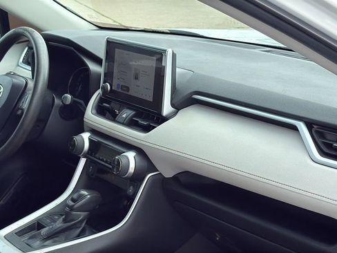 Used 2023 Toyota RAV4 XLE image 33