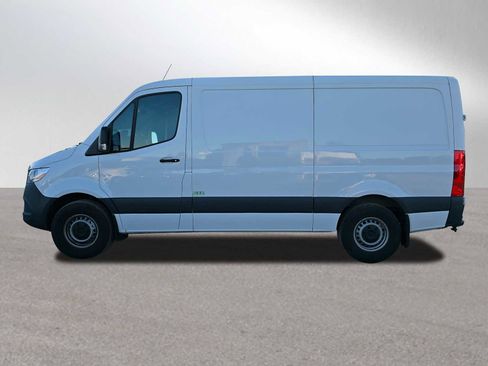 Used 2025 Mercedes-Benz Sprinter 2500 image 6