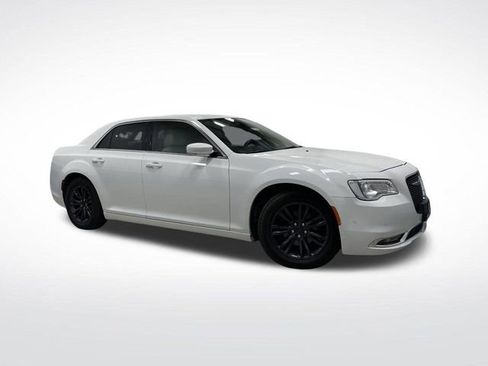 Used 2021 Chrysler 300 Touring L image 35