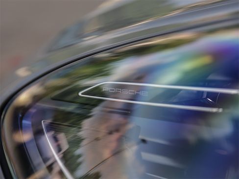 Certified 2025 Porsche Macan image 11