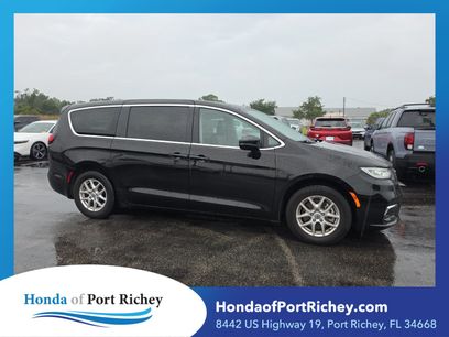 Used 2024 Chrysler Pacifica Touring-L