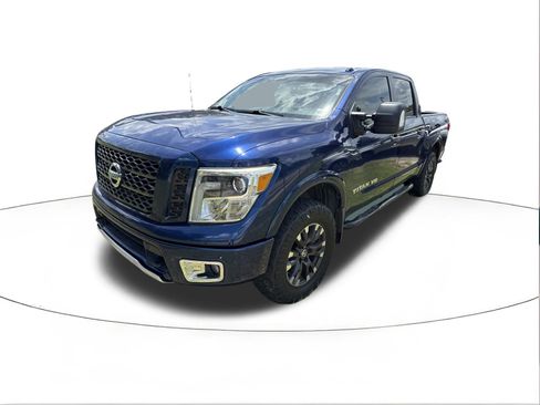 Used 2018 Nissan Titan PRO-4X w/ Pro-4x Utility Package AWD/4WD image 4