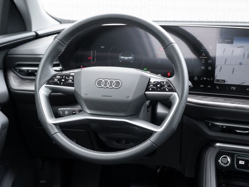 Used 2025 Audi Q5 Premium Plus w/ Premium Plus AWD/4WD image 9