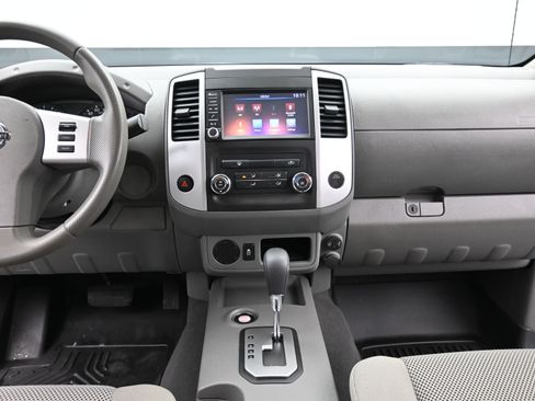 Used 2021 Nissan Frontier SV w/ SV Utility Package image 12