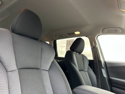 Used 2024 Subaru Ascent Premium w/ Convenience Package image 18