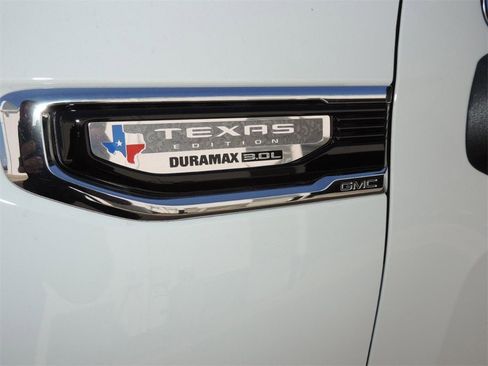 New 2026 GMC Sierra 1500 SLT image 13