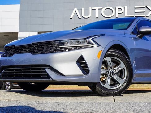 Used 2022 Kia K5 LX image 2