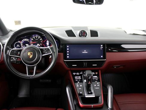 Used 2022 Porsche Cayenne Premium Pkg image 15