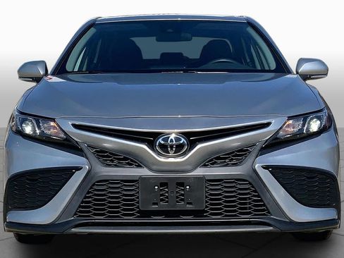 Used 2022 Toyota Camry SE FWD image 4