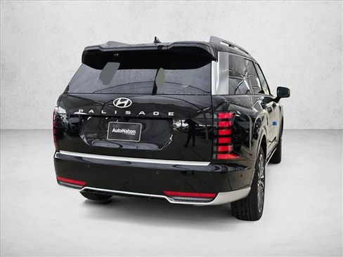 Used 2026 Hyundai Palisade Calligraphy FWD image 2