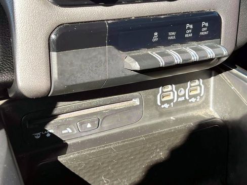 Used 2019 RAM 1500 Big Horn image 26