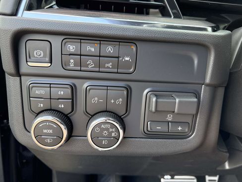 New 2026 Chevrolet Tahoe Z71 w/ Z71 Off-Road Package AWD/4WD image 32