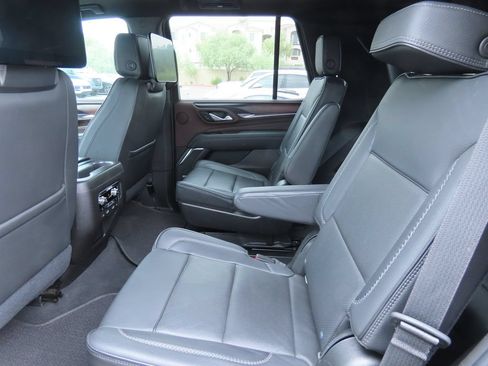Used 2021 GMC Yukon Denali w/ Denali Ultimate Package AWD/4WD image 11