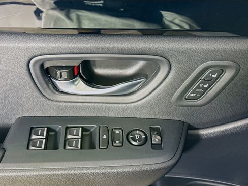 New 2025 Honda Pilot Touring image 21