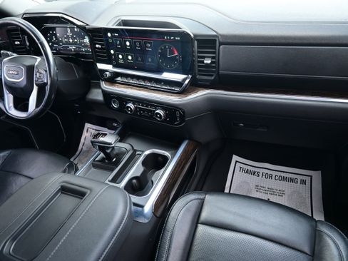 Used 2022 GMC Sierra 1500 Elevation w/ LPO, Elevation Black Package image 21