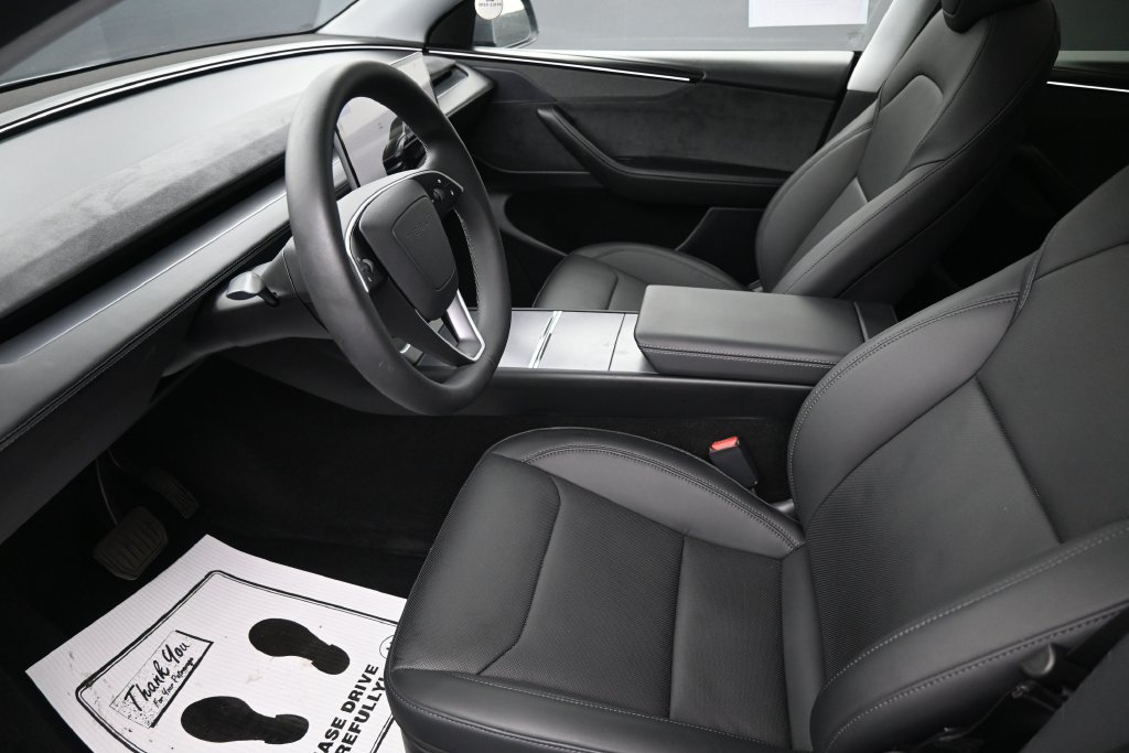 Used 2026 Tesla Model Y Long Range AWD/4WD image 19