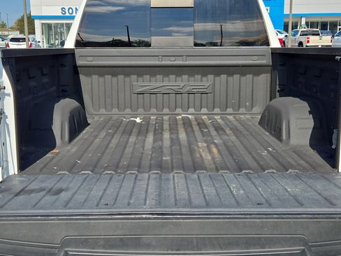 Used 2022 Chevrolet Silverado 1500 ZR2 image 12