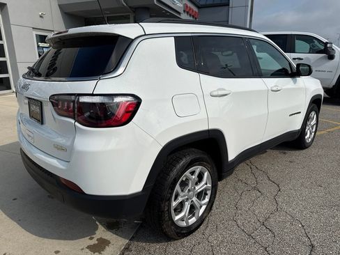 Used 2024 Jeep Compass Latitude AWD/4WD image 5