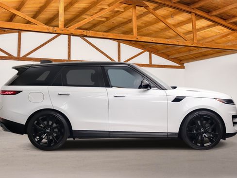Used 2024 Land Rover Range Rover Sport SE AWD/4WD image 6