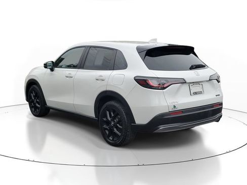 Used 2024 Honda HR-V Sport image 3