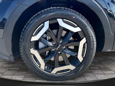 Used 2025 Kia Telluride S image 36