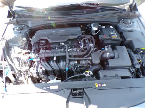 Used 2025 Hyundai Elantra Sport FWD image 32